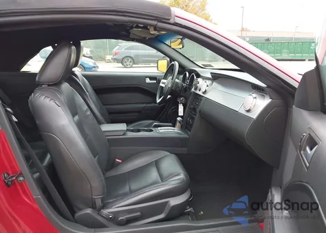 2005 Ford Mustang from USA, damaged, VIN 1ZVHT84N955258152